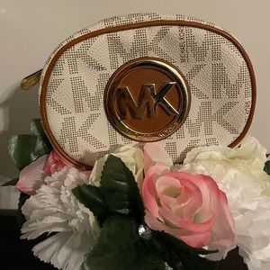 Michael kors makeup bag White gold brown